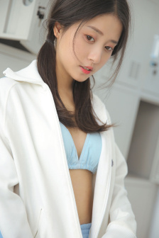 女人隐私故意给男生看